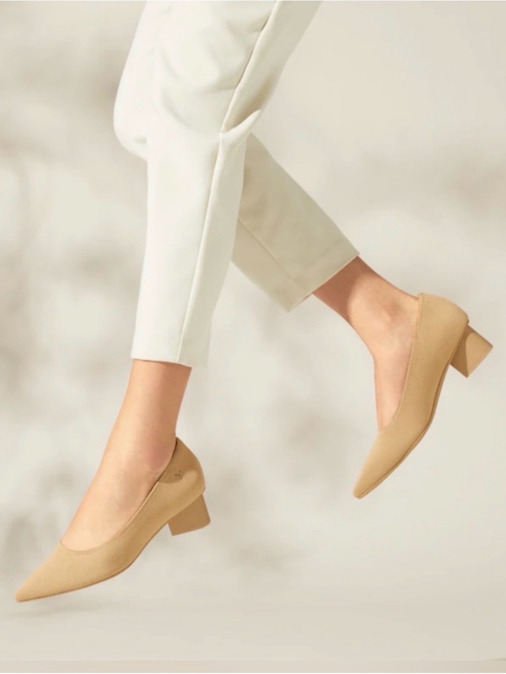 NWOB VIVAIA Chunky Heels Tracy
Pro Pointed Tan
Women's EU 41 US 10 - Picture 2 of 8